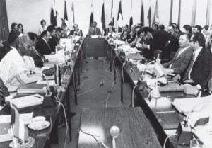 Imagen 4: reunión de la OPEP en 1973. Crédito: kalipedia.com