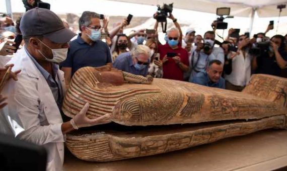 59 sarcófagos sellados en Saqqara